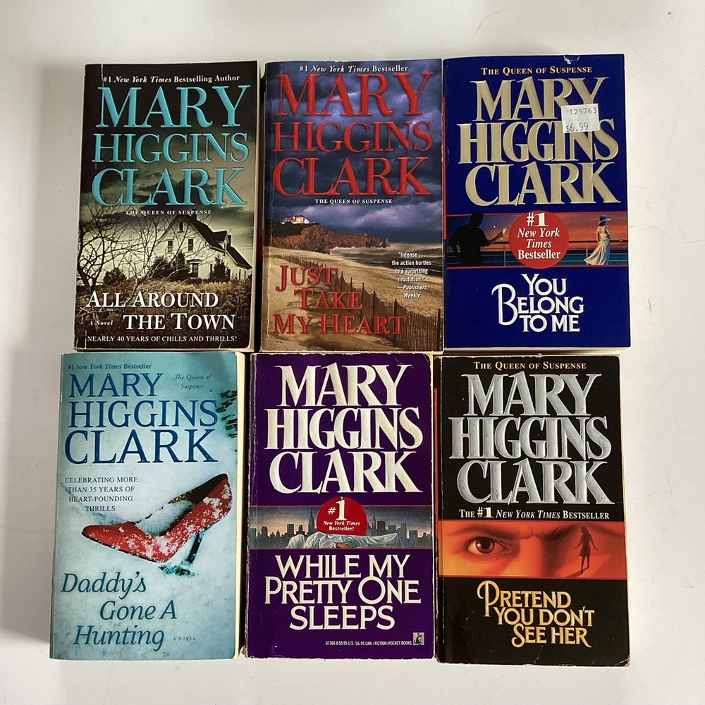 Collection - Set of 6 Thriller Paperbacks in Blue/Black/Purple